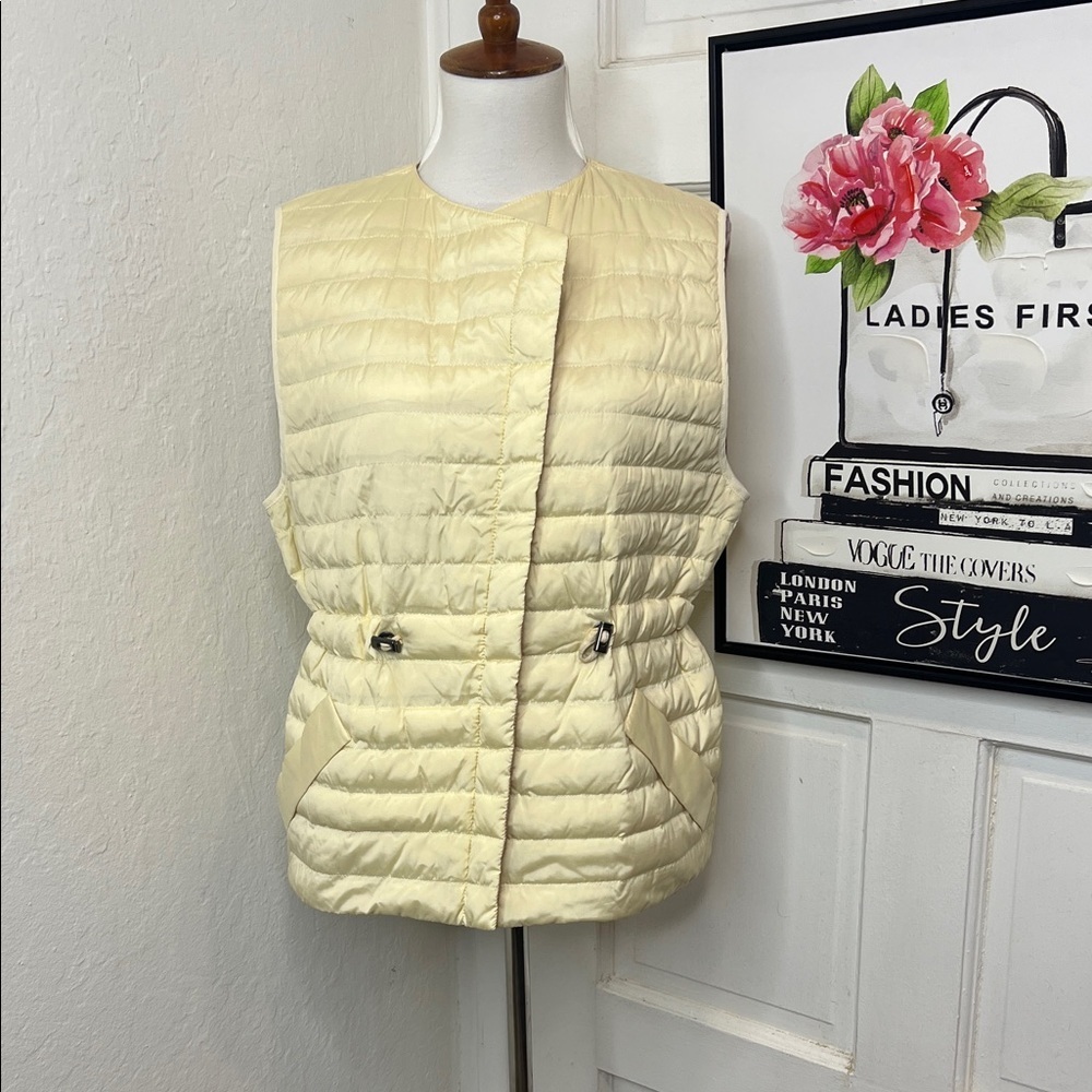 Brunello Cucinelli Lightweight Cinch Waist Silk Puffer Vest in Ecru Sz 42/6US/M